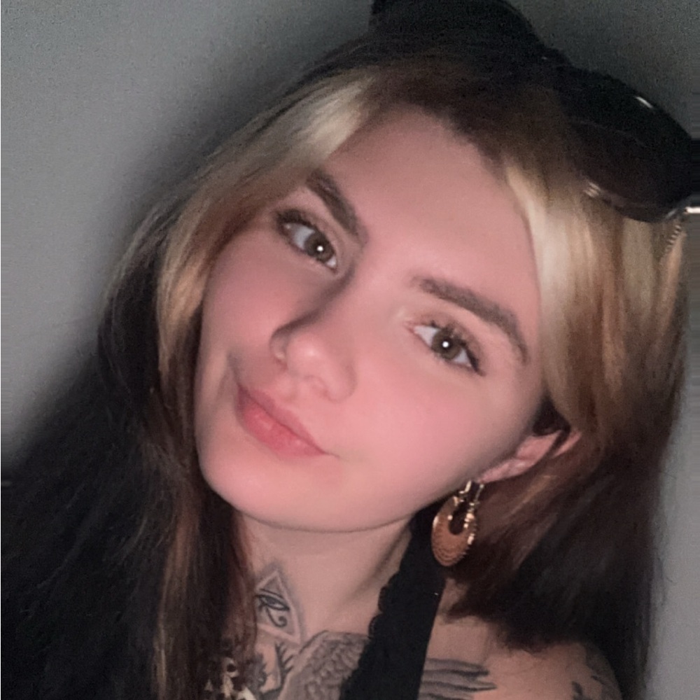 Meet your Posher, Atheana